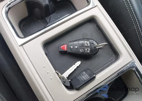 2013 Chrysler Town & Country Touring из США, поврежденный, VIN 2C4RC1BG2DR654895